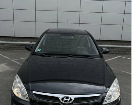 Черный Хендай i30, объемом двигателя 1.6 л и пробегом 223 тыс. км за 5800 $, фото 1 на Automoto.ua