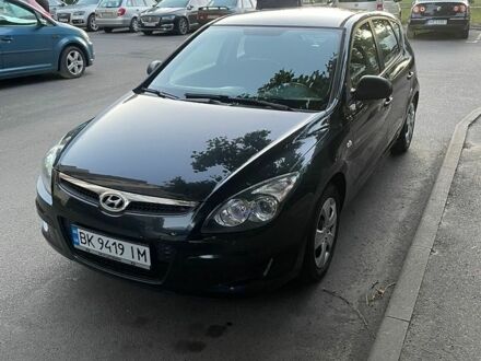 Чорний Хендай i30, об'ємом двигуна 1.4 л та пробігом 267 тис. км за 5000 $, фото 1 на Automoto.ua
