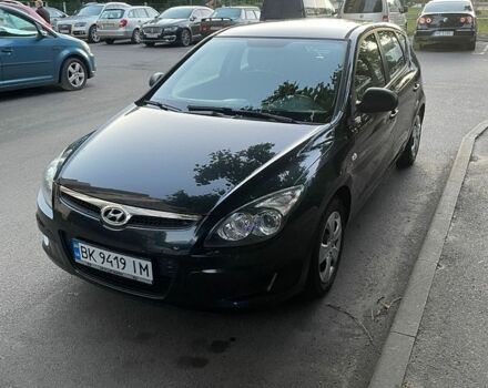 Черный Хендай i30, объемом двигателя 1.4 л и пробегом 267 тыс. км за 5000 $, фото 1 на Automoto.ua