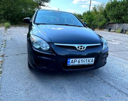 Черный Хендай i30, объемом двигателя 1.6 л и пробегом 250 тыс. км за 5700 $, фото 1 на Automoto.ua