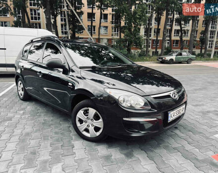 Черный Хендай i30, объемом двигателя 1.6 л и пробегом 246 тыс. км за 5750 $, фото 1 на Automoto.ua