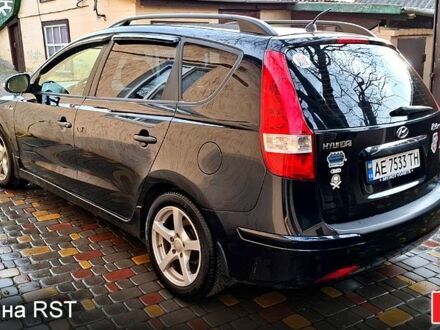 Черный Хендай i30, объемом двигателя 1.6 л и пробегом 212 тыс. км за 5800 $, фото 1 на Automoto.ua