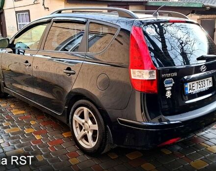 Чорний Хендай i30, об'ємом двигуна 1.6 л та пробігом 212 тис. км за 5800 $, фото 1 на Automoto.ua