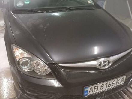 Черный Хендай i30, объемом двигателя 1.58 л и пробегом 330 тыс. км за 6100 $, фото 1 на Automoto.ua
