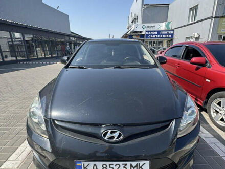 Чорний Хендай i30, об'ємом двигуна 1.4 л та пробігом 215 тис. км за 6000 $, фото 1 на Automoto.ua