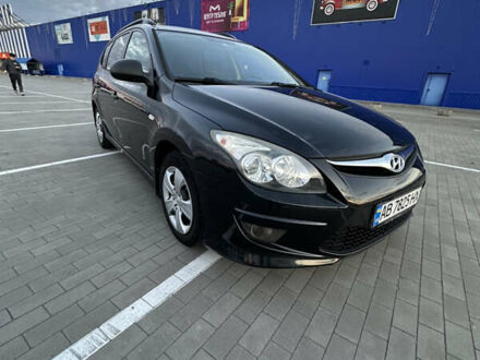 Черный Хендай i30, объемом двигателя 1.4 л и пробегом 230 тыс. км за 5000 $, фото 1 на Automoto.ua