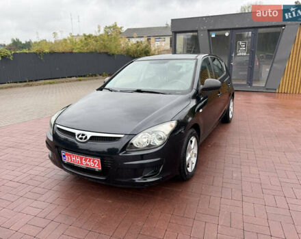 Черный Хендай i30, объемом двигателя 1.4 л и пробегом 135 тыс. км за 5899 $, фото 1 на Automoto.ua
