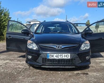 Черный Хендай i30, объемом двигателя 1.4 л и пробегом 183 тыс. км за 7000 $, фото 1 на Automoto.ua