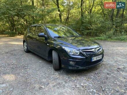 Черный Хендай i30, объемом двигателя 1.58 л и пробегом 490 тыс. км за 4200 $, фото 1 на Automoto.ua