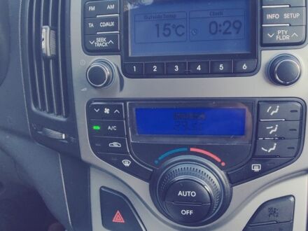 Черный Хендай i30, объемом двигателя 1.4 л и пробегом 210 тыс. км за 5800 $, фото 1 на Automoto.ua