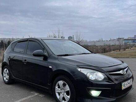 Хендай i30 2011 у Кривому Розі на Automoto.ua Чорний Хендай i30, об'ємом двигуна 1.4 л та пробігом 172 тис. км за 6950 $, фото 1 на Automoto.ua