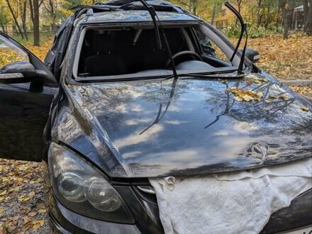 Чорний Хендай i30, об'ємом двигуна 1.58 л та пробігом 279 тис. км за 4000 $, фото 1 на Automoto.ua