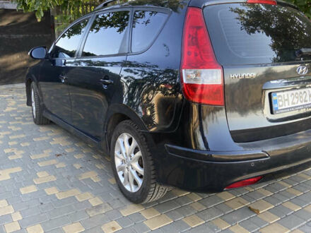 Чорний Хендай i30, об'ємом двигуна 1.58 л та пробігом 365 тис. км за 6000 $, фото 1 на Automoto.ua