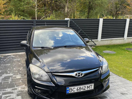 Черный Хендай i30, объемом двигателя 1.4 л и пробегом 175 тыс. км за 5700 $, фото 1 на Automoto.ua