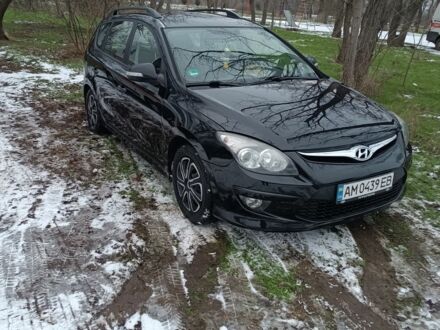 Черный Хендай i30, объемом двигателя 1.6 л и пробегом 296 тыс. км за 7450 $, фото 1 на Automoto.ua