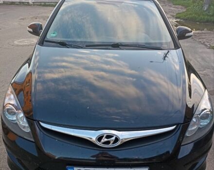 Черный Хендай i30, объемом двигателя 1.6 л и пробегом 266 тыс. км за 6000 $, фото 1 на Automoto.ua