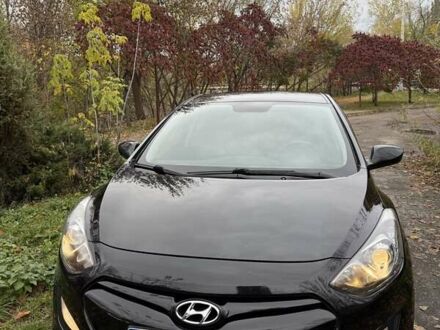 Черный Хендай i30, объемом двигателя 1.58 л и пробегом 110 тыс. км за 8500 $, фото 1 на Automoto.ua