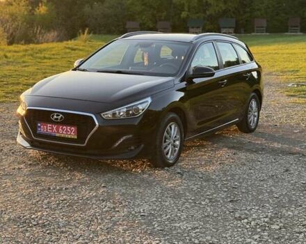 Черный Хендай i30, объемом двигателя 1.59 л и пробегом 228 тыс. км за 12300 $, фото 1 на Automoto.ua