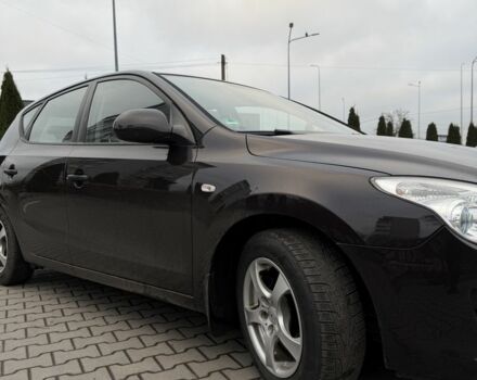 Фиолетовый Хендай i30, объемом двигателя 1.4 л и пробегом 180 тыс. км за 4650 $, фото 2 на Automoto.ua