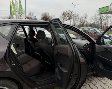 Фиолетовый Хендай i30, объемом двигателя 1.4 л и пробегом 180 тыс. км за 4650 $, фото 5 на Automoto.ua