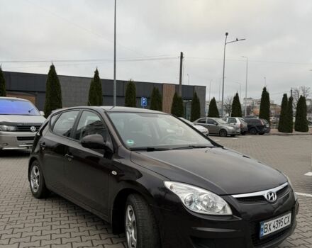 Фиолетовый Хендай i30, объемом двигателя 1.4 л и пробегом 180 тыс. км за 4650 $, фото 1 на Automoto.ua