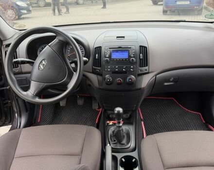 Фиолетовый Хендай i30, объемом двигателя 1.4 л и пробегом 180 тыс. км за 4650 $, фото 7 на Automoto.ua