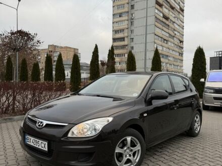 Фиолетовый Хендай i30, объемом двигателя 1.4 л и пробегом 180 тыс. км за 4650 $, фото 1 на Automoto.ua