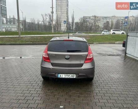 Коричневый Хендай i30, объемом двигателя 1.4 л и пробегом 245 тыс. км за 6100 $, фото 1 на Automoto.ua