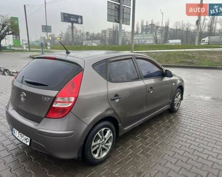 Коричневый Хендай i30, объемом двигателя 1.4 л и пробегом 245 тыс. км за 6100 $, фото 3 на Automoto.ua