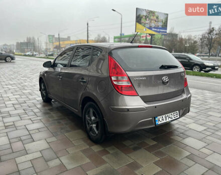Коричневый Хендай i30, объемом двигателя 1.6 л и пробегом 107 тыс. км за 9750 $, фото 3 на Automoto.ua