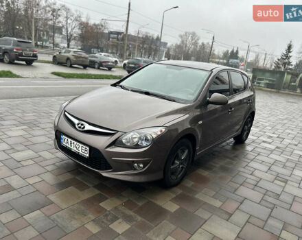 Коричневый Хендай i30, объемом двигателя 1.6 л и пробегом 107 тыс. км за 9750 $, фото 1 на Automoto.ua