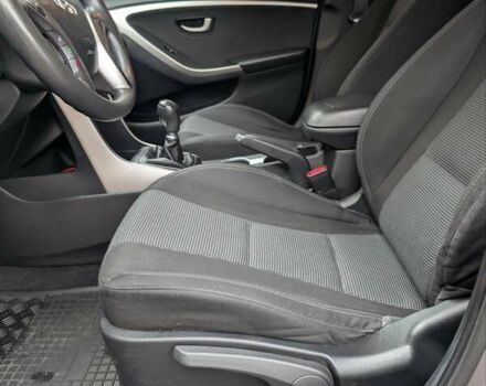 Коричневий Хендай i30, об'ємом двигуна 1.4 л та пробігом 293 тис. км за 6900 $, фото 9 на Automoto.ua