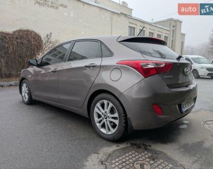 Коричневый Хендай i30, объемом двигателя 1.4 л и пробегом 293 тыс. км за 6600 $, фото 4 на Automoto.ua