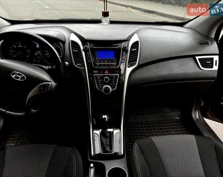 Коричневий Хендай i30, об'ємом двигуна 1.58 л та пробігом 184 тис. км за 9500 $, фото 18 на Automoto.ua