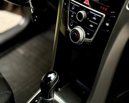 Коричневий Хендай i30, об'ємом двигуна 1.58 л та пробігом 184 тис. км за 9500 $, фото 21 на Automoto.ua