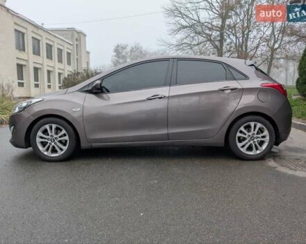 Коричневый Хендай i30, объемом двигателя 1.4 л и пробегом 293 тыс. км за 6600 $, фото 3 на Automoto.ua