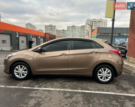Коричневый Хендай i30, объемом двигателя 1.4 л и пробегом 51 тыс. км за 9400 $, фото 4 на Automoto.ua
