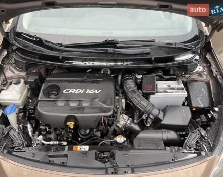 Коричневый Хендай i30, объемом двигателя 1.58 л и пробегом 149 тыс. км за 8999 $, фото 2 на Automoto.ua