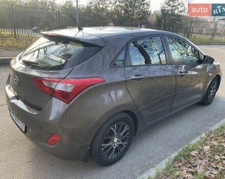 Коричневый Хендай i30, объемом двигателя 1.59 л и пробегом 112 тыс. км за 10500 $, фото 3 на Automoto.ua