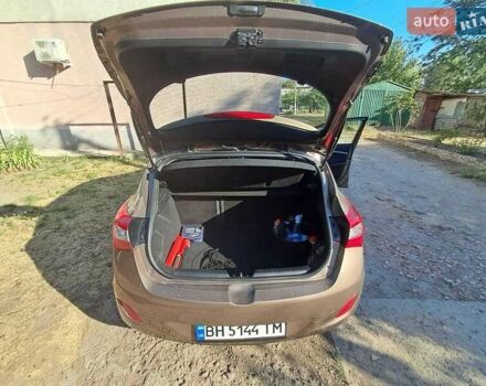 Коричневий Хендай i30, об'ємом двигуна 1.59 л та пробігом 146 тис. км за 11500 $, фото 11 на Automoto.ua