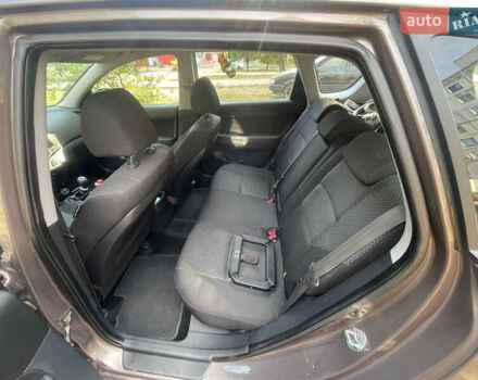 Коричневый Хендай i30, объемом двигателя 1.58 л и пробегом 211 тыс. км за 7500 $, фото 9 на Automoto.ua