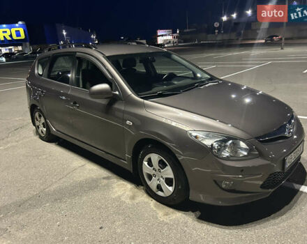 Коричневый Хендай i30, объемом двигателя 1.59 л и пробегом 125 тыс. км за 8800 $, фото 4 на Automoto.ua