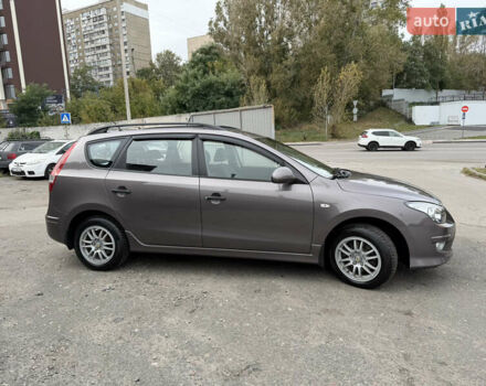 Коричневый Хендай i30, объемом двигателя 1.59 л и пробегом 116 тыс. км за 7400 $, фото 3 на Automoto.ua