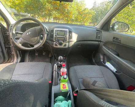 Коричневый Хендай i30, объемом двигателя 1.58 л и пробегом 211 тыс. км за 7500 $, фото 10 на Automoto.ua