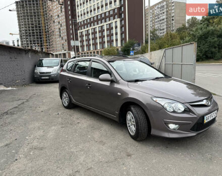 Коричневый Хендай i30, объемом двигателя 1.59 л и пробегом 116 тыс. км за 7400 $, фото 2 на Automoto.ua