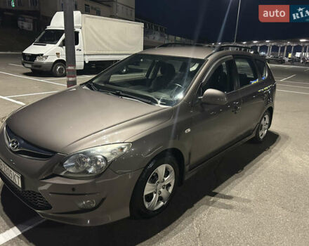 Коричневый Хендай i30, объемом двигателя 1.59 л и пробегом 125 тыс. км за 8800 $, фото 3 на Automoto.ua