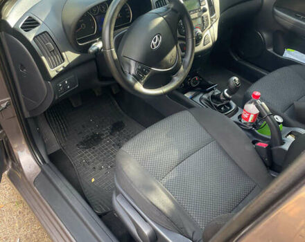 Коричневый Хендай i30, объемом двигателя 1.58 л и пробегом 211 тыс. км за 7500 $, фото 15 на Automoto.ua