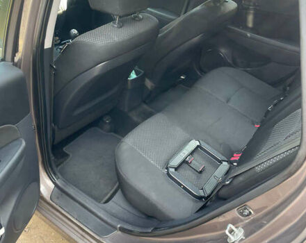 Коричневый Хендай i30, объемом двигателя 1.58 л и пробегом 211 тыс. км за 7500 $, фото 16 на Automoto.ua