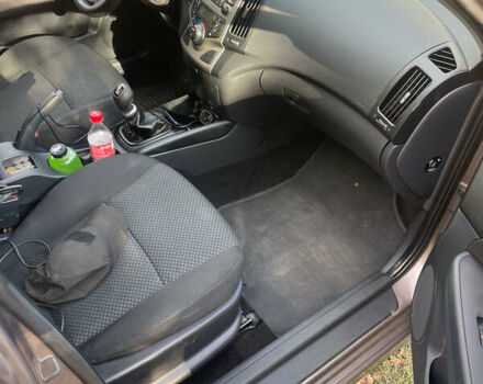 Коричневый Хендай i30, объемом двигателя 1.58 л и пробегом 211 тыс. км за 7500 $, фото 18 на Automoto.ua