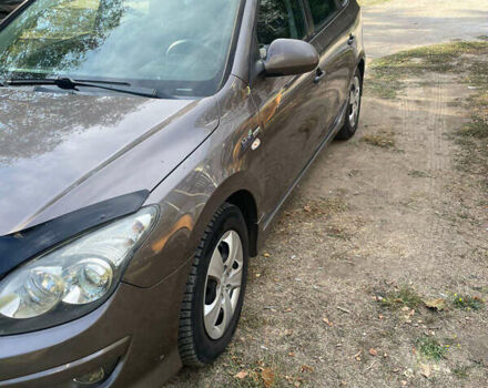 Коричневый Хендай i30, объемом двигателя 1.58 л и пробегом 211 тыс. км за 7500 $, фото 7 на Automoto.ua